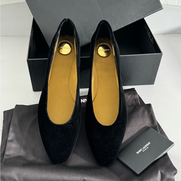 Saint Laurent Gio Classic Ballerina Flats - Picture 9 of 10